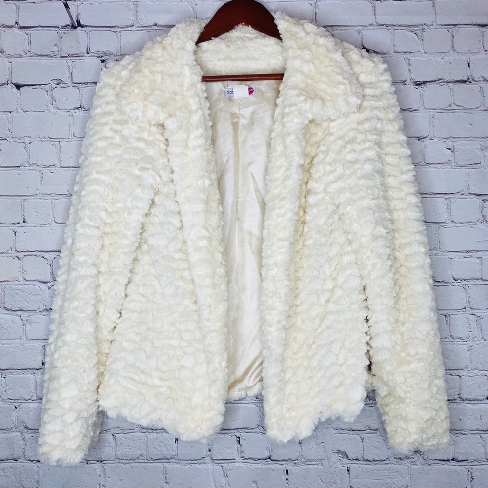 Body Central Cream Faux Fur Jacket Medium